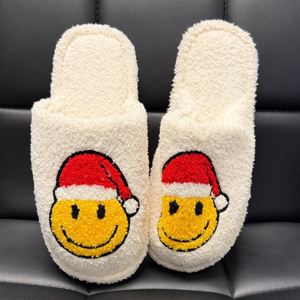 Santa smilie plush cozy slippers